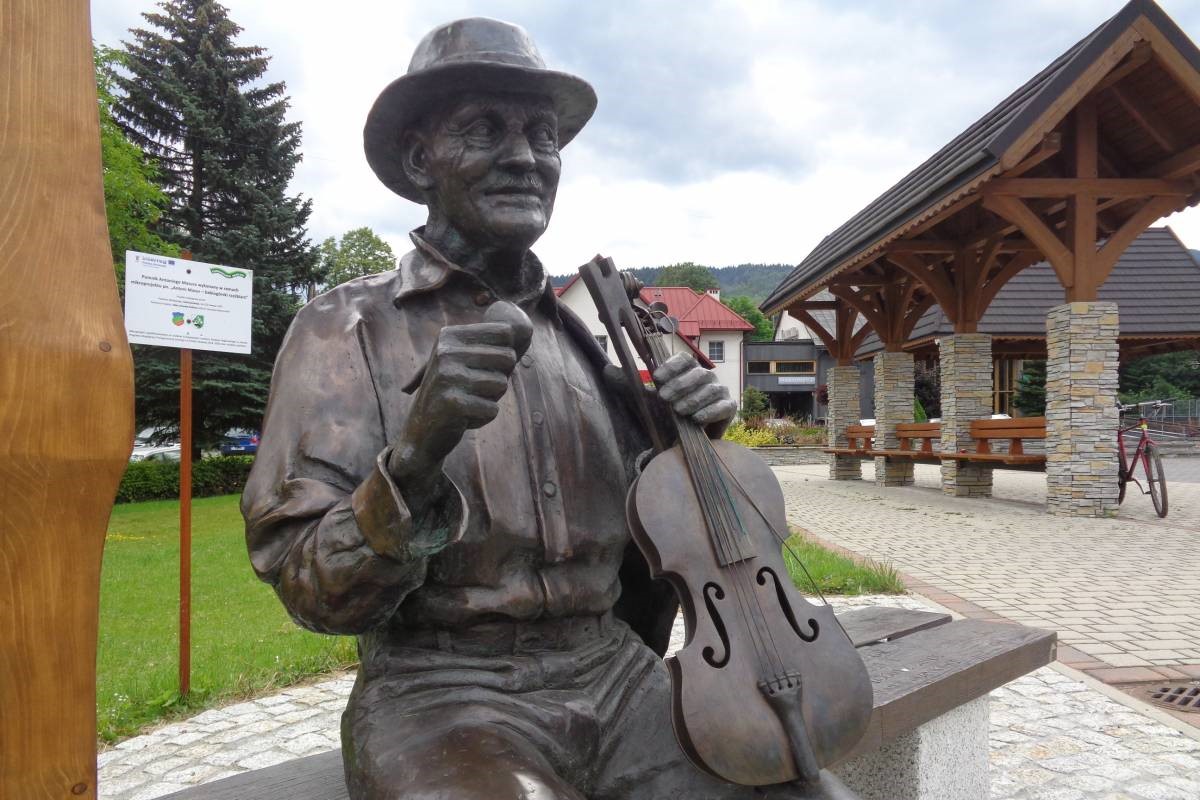 Skwerek w centrum Zawoi zdjęcie