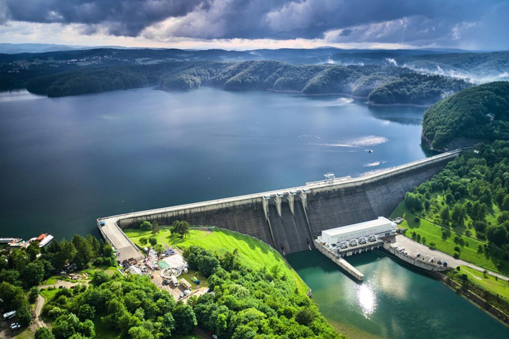 Widok na tamę Solina zdjęcie