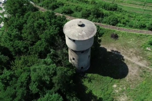 Kolejowa wieża ciśnień zdjęcie